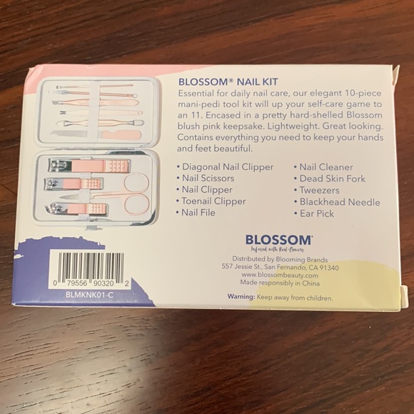 BLOSSOM Manicure 10pc Nail Care Set NWOT - Picture 4 of 6